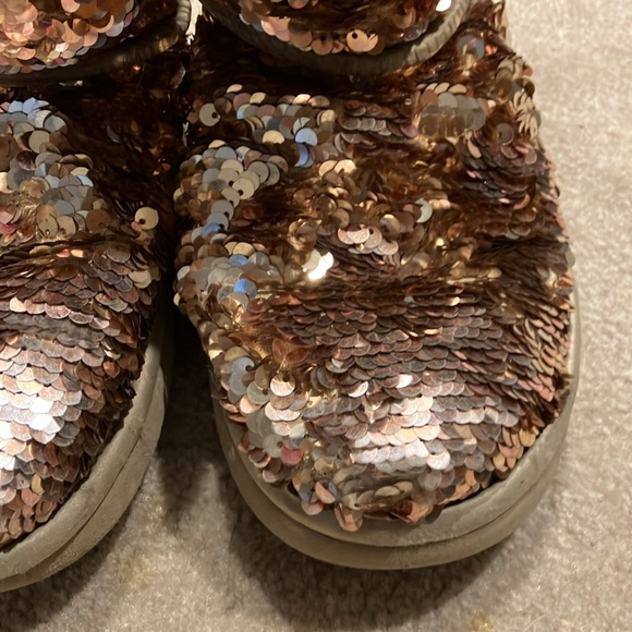 Ugg boots gold sequin with tan in very good condition. - Picture 2 of 12